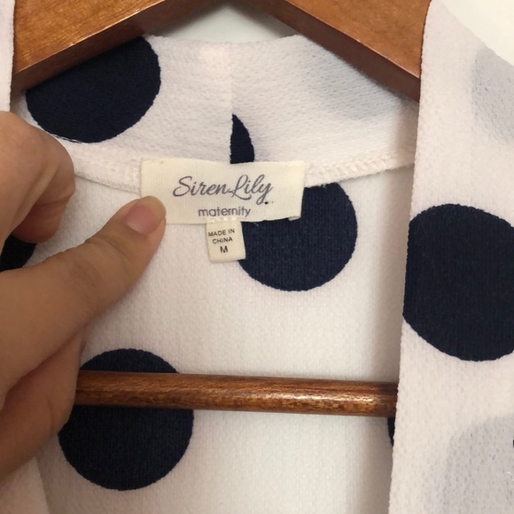 Maternity poke a dot blouse - Picture 3 of 4